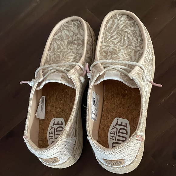 Hey Dude
Wendy flat espadrilles - Picture 2 of 6